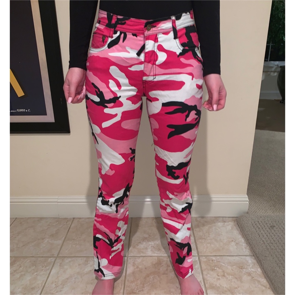 Rothko Black, White & Pink Camo Pants from Zumeiz